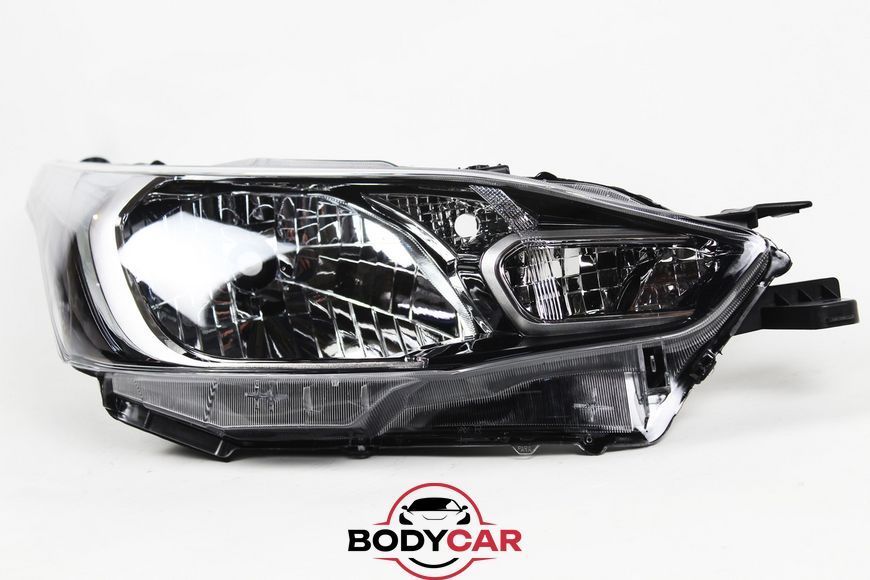 Фара передня права ліва Toyota Yaris 2016 - 2018 1496214085 фото